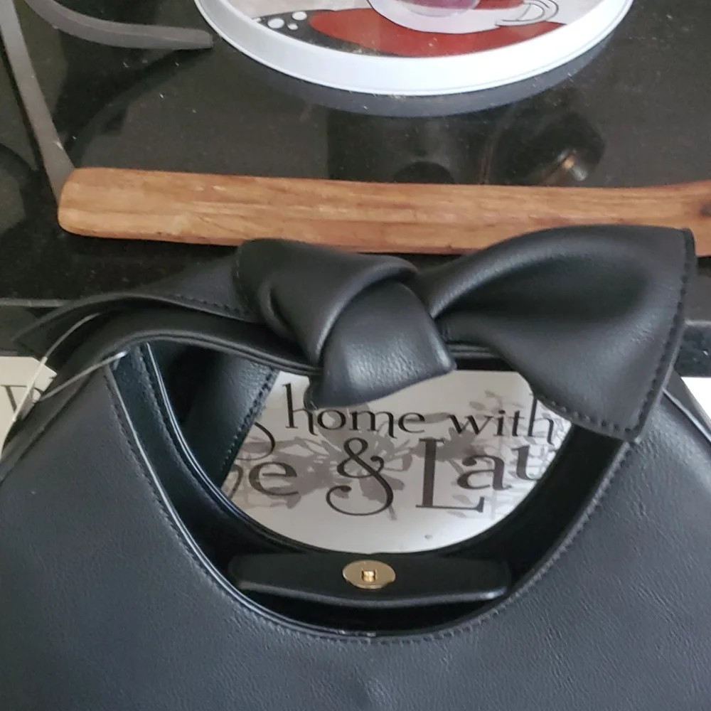 Bloomingdale's  black exclusive bow satchel dust cover two left five stars - Picture 2 of 7